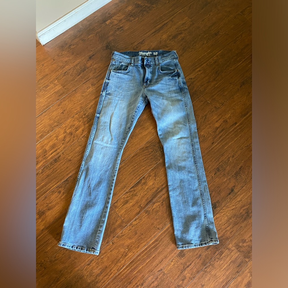 Men’s Wrangler Slim Boot. Size: 30 X 34.